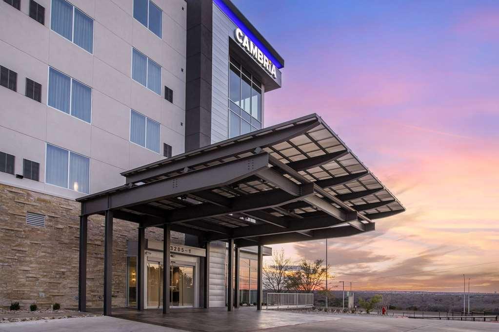 Cambria Riverfront Hotel