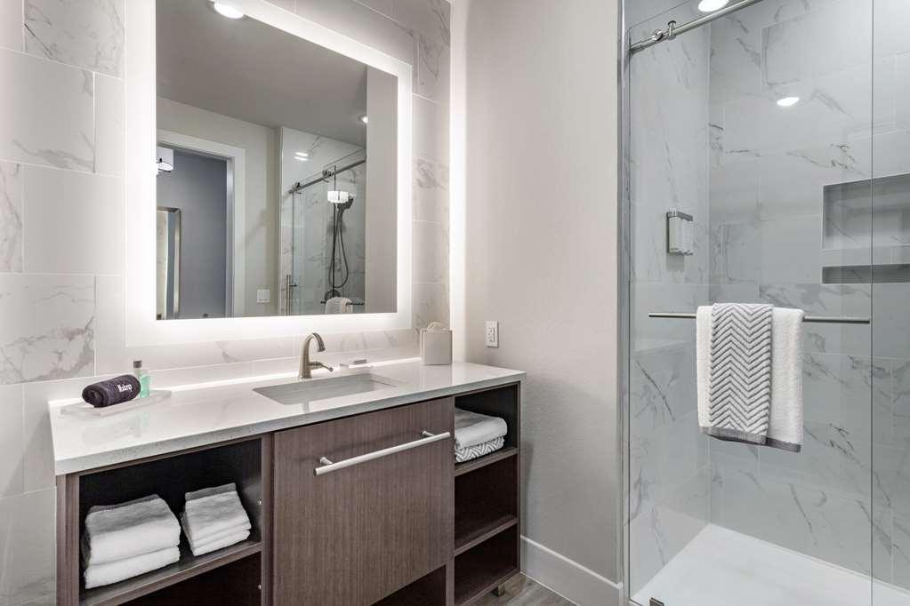 Hotel Cambria Riverfront Waco