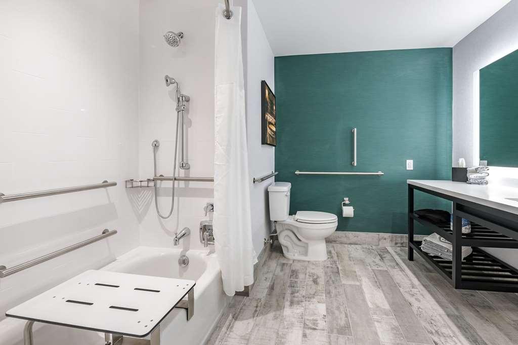 Cambria Riverfront * Waco