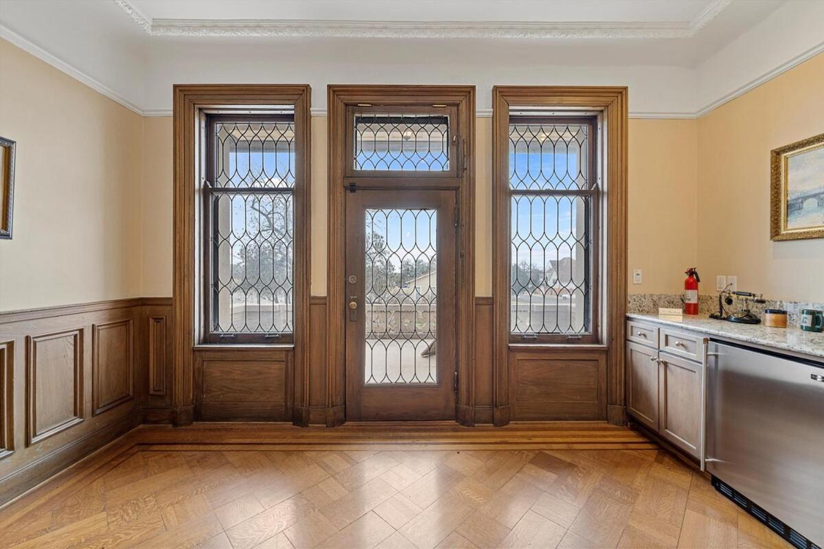Historic Migel House In Downtown Holiday home *