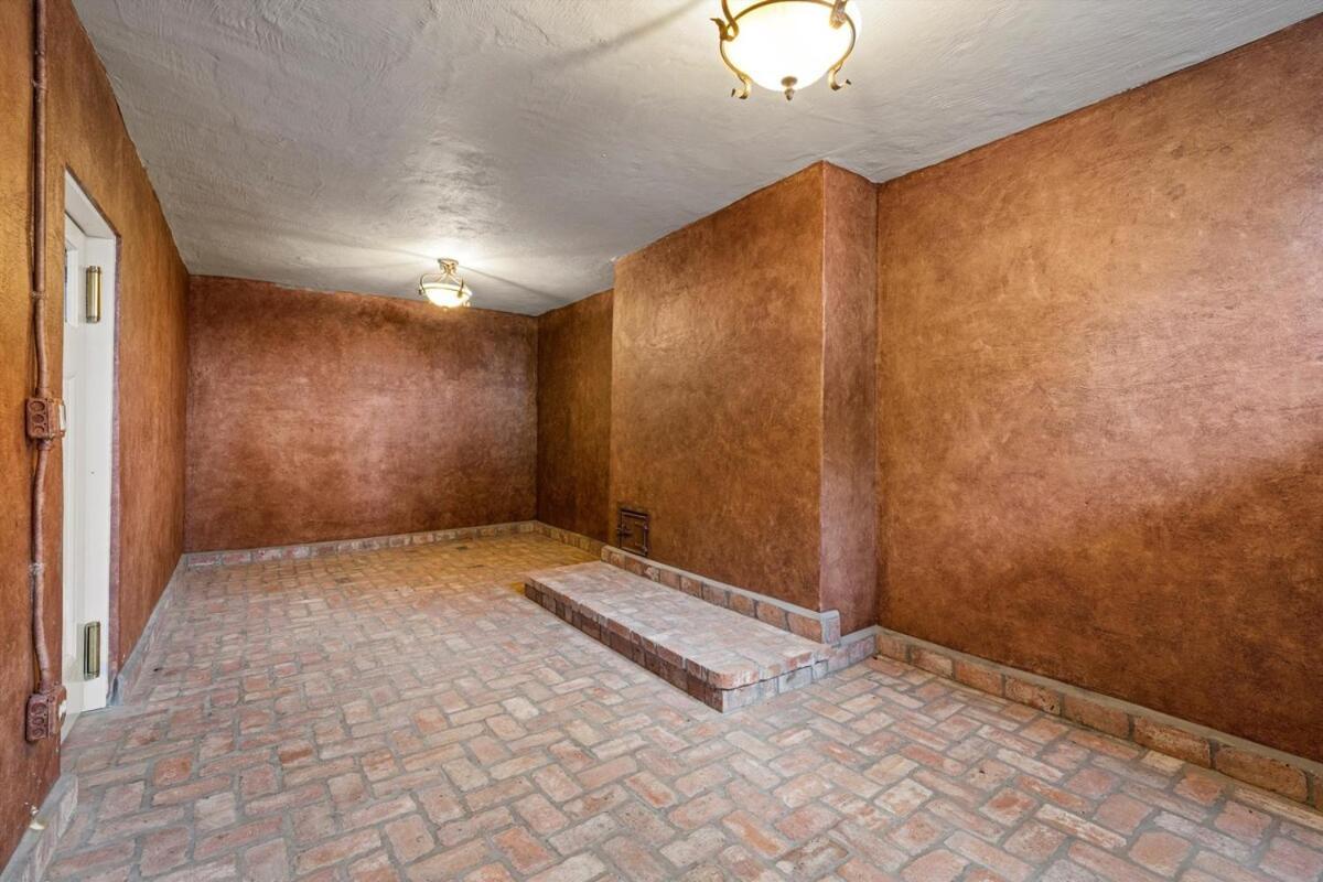 Historic Migel House In Downtown Holiday home *