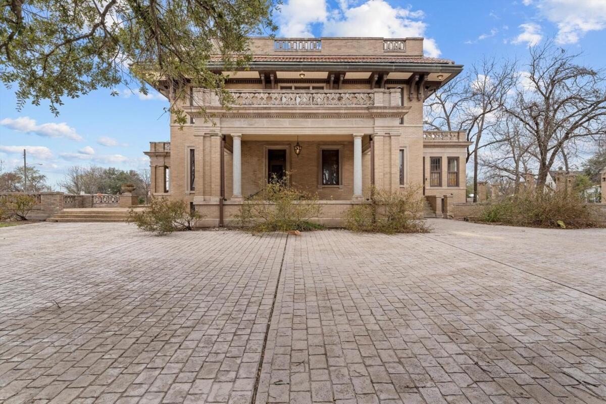 Historic Migel House In Downtown Waco
