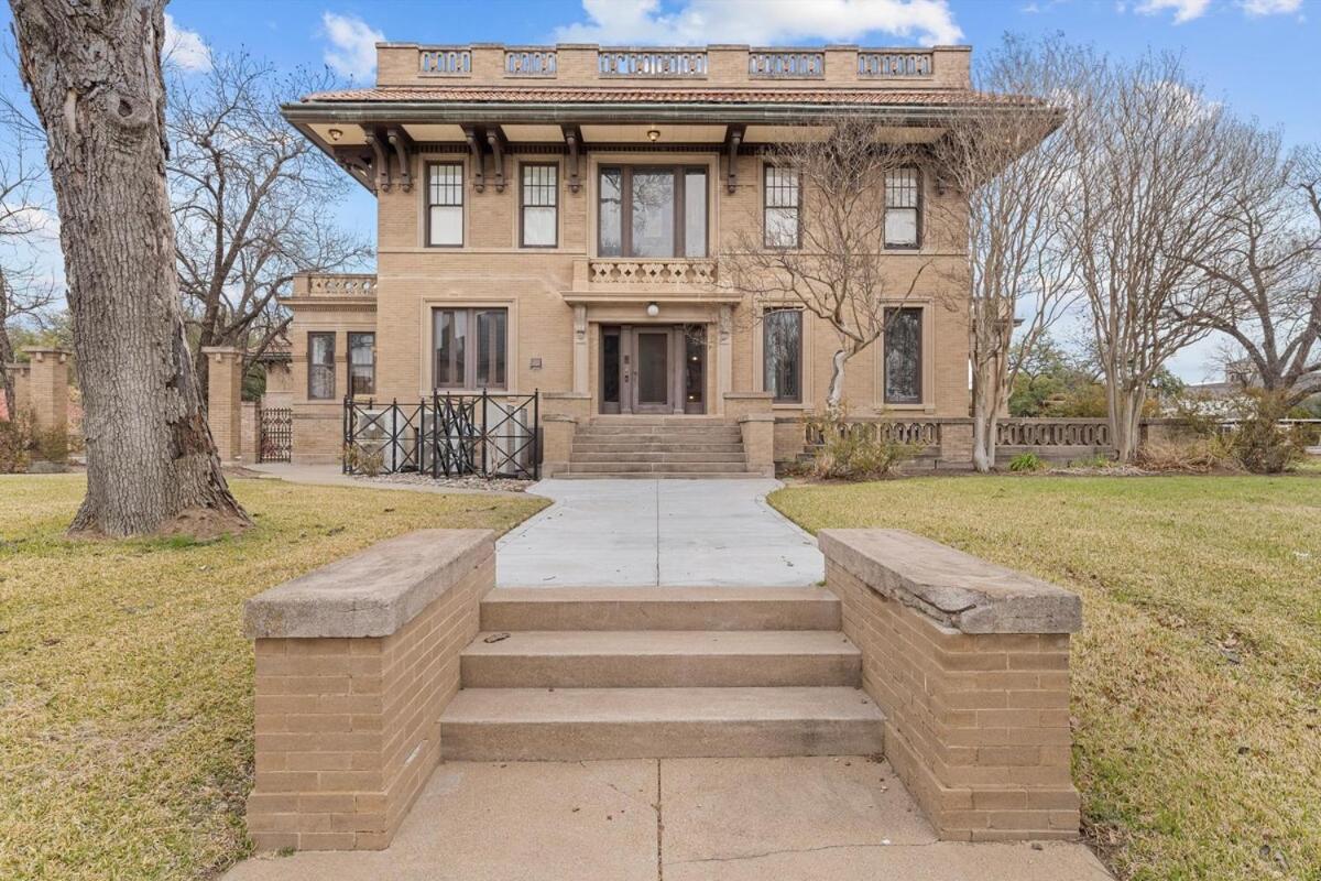 Historic Migel House In Downtown Holiday home Waco