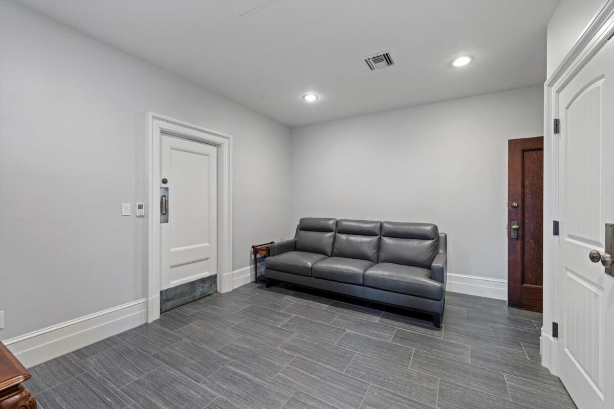 Historic Migel House In Downtown Holiday home *
