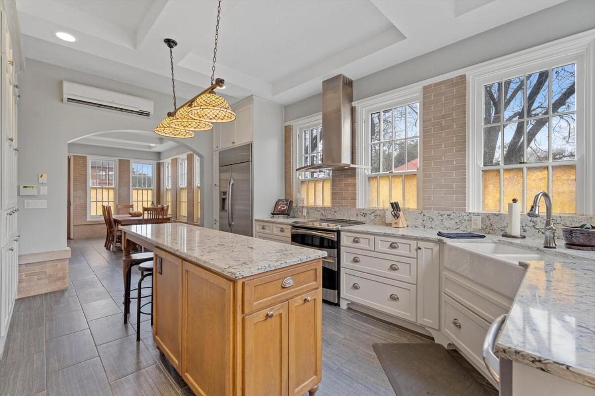Historic Migel House In Downtown Holiday home