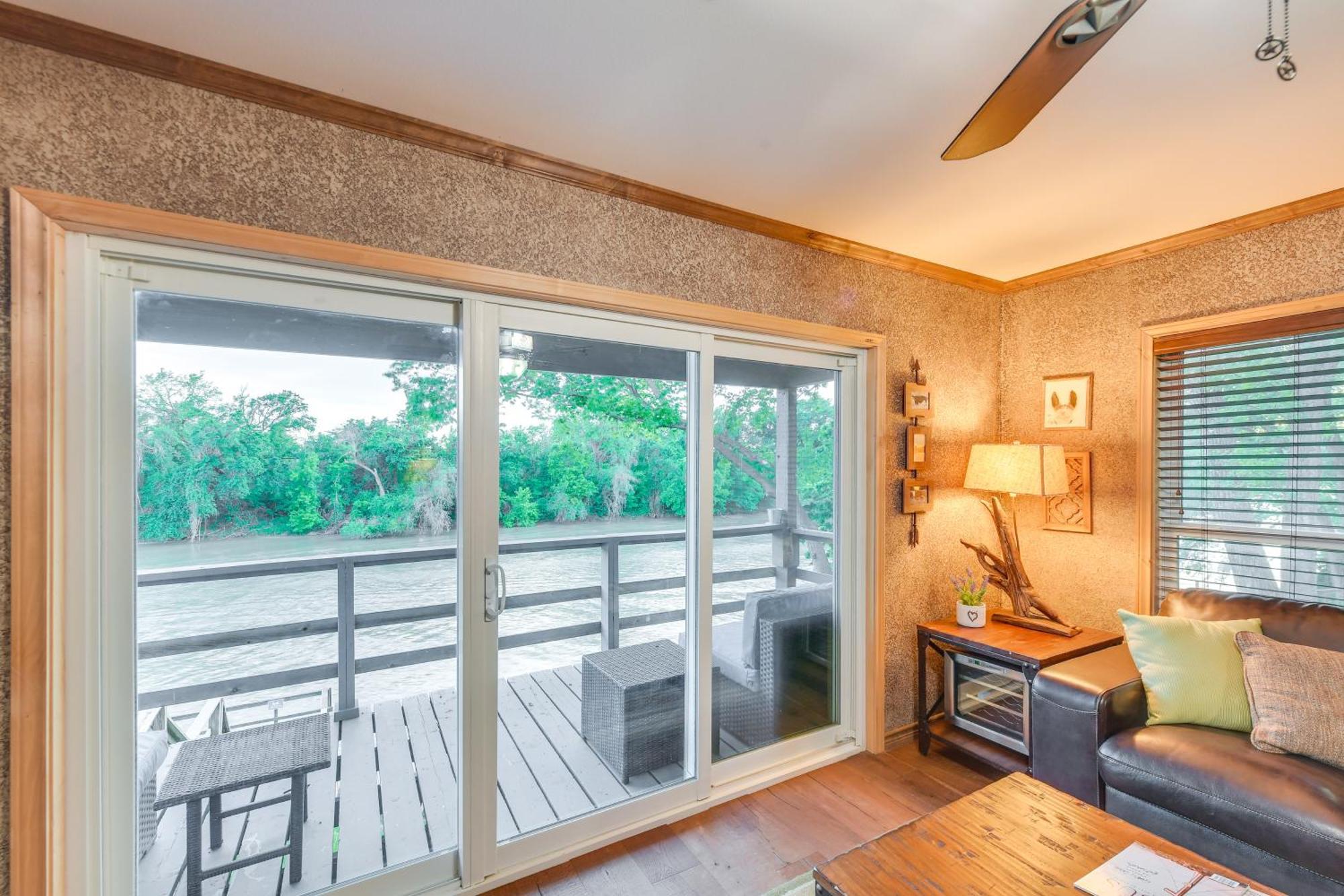 Apartment Rustic River With Dock And Covered Deck!