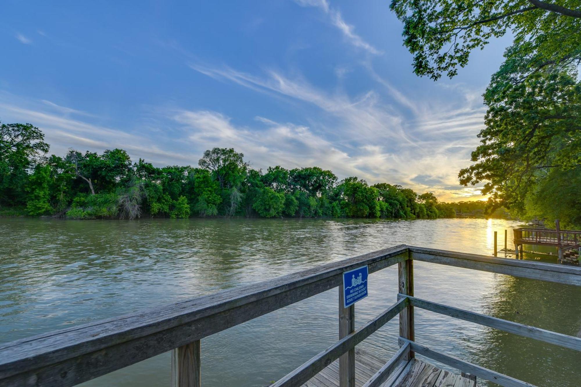 Rustic River With Dock And Covered Deck! Apartment