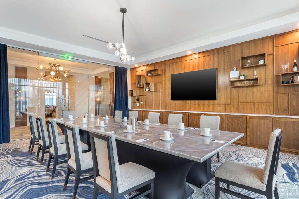 Cambria Riverfront Hotel