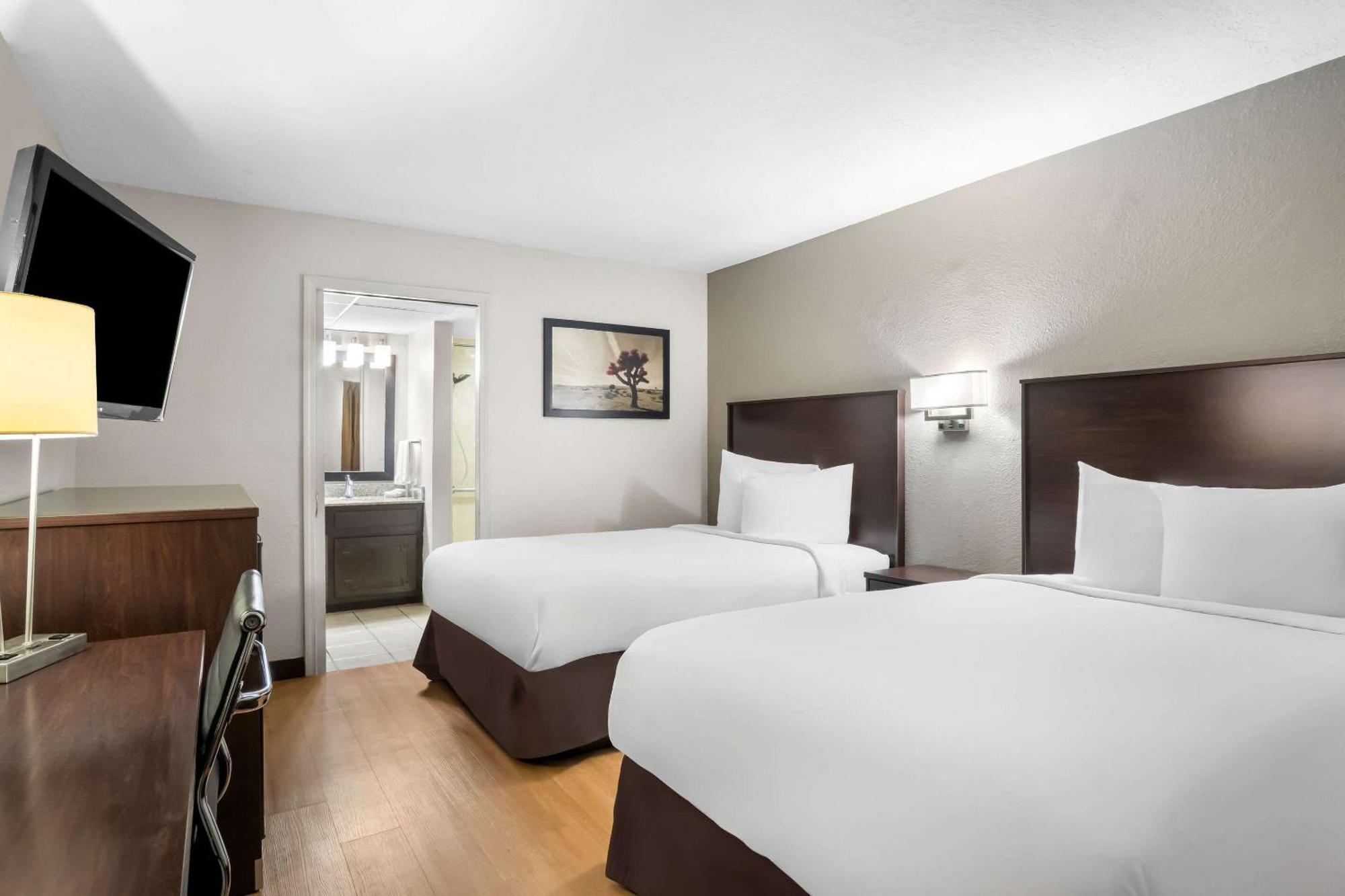 Rodeway Inn 2*