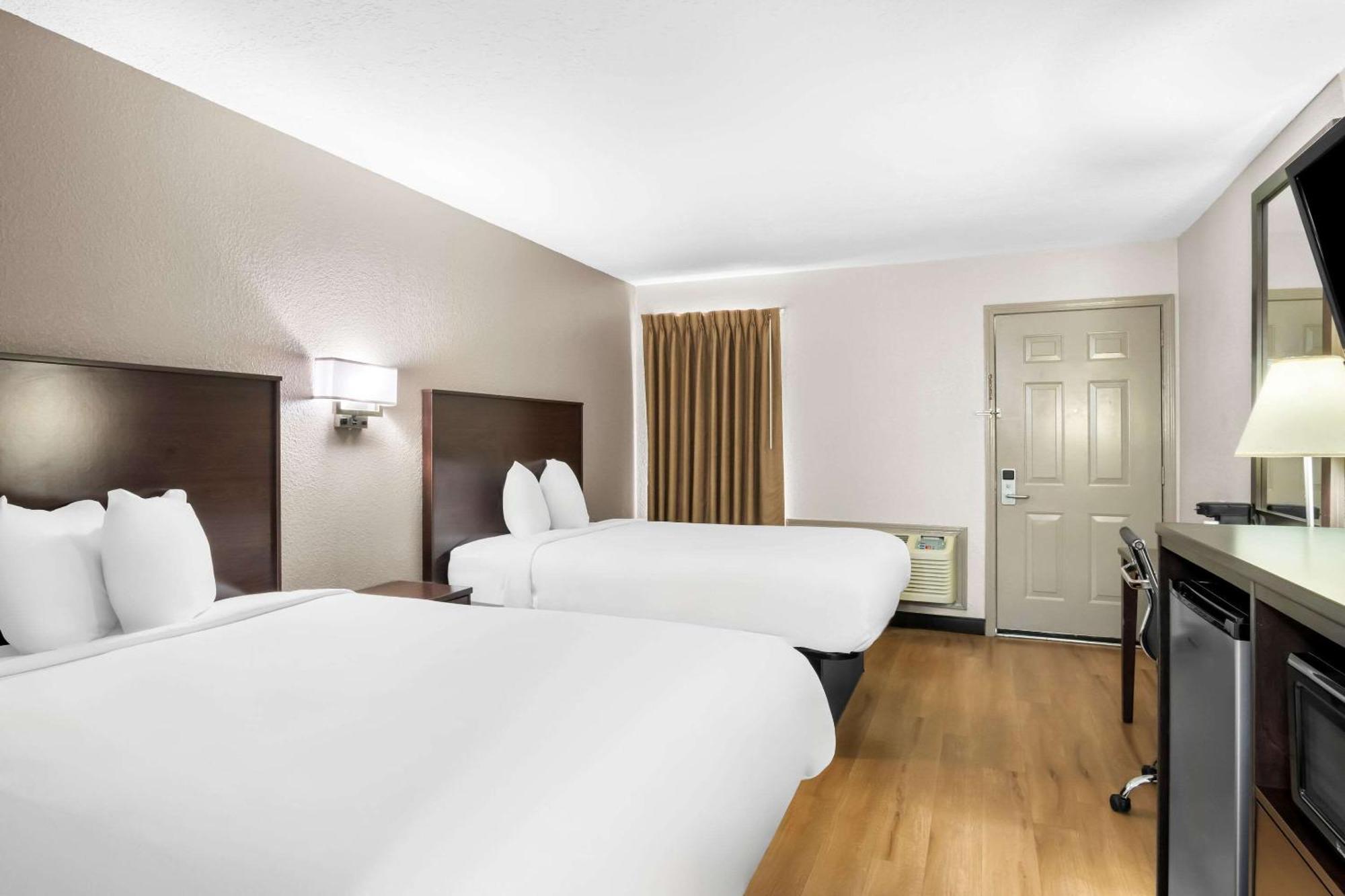 Rodeway Inn 2*