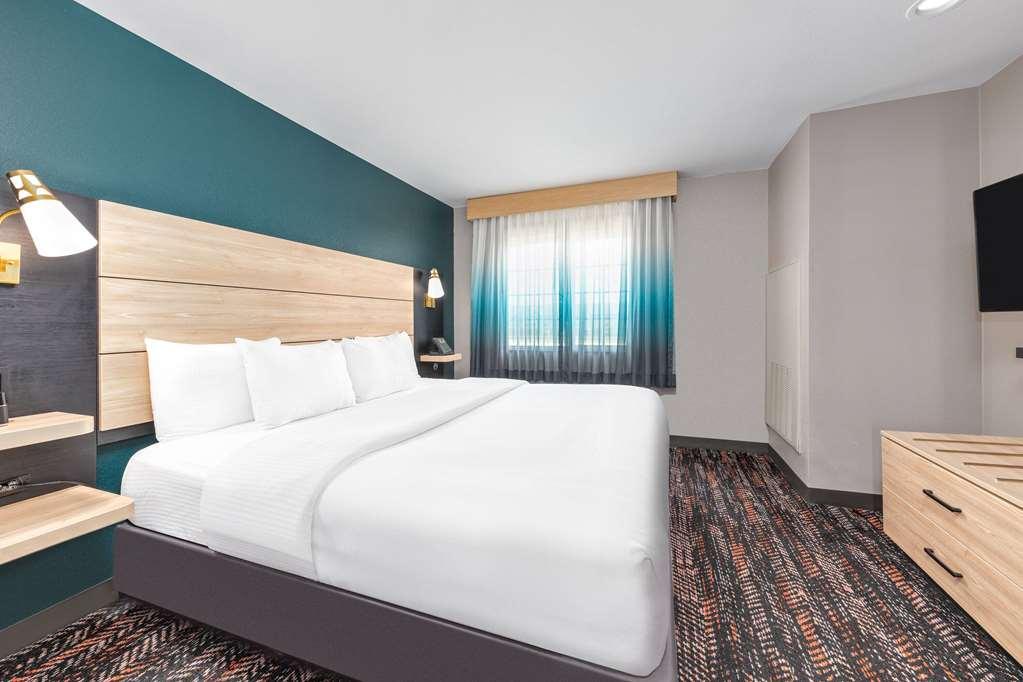 La Quinta By Wyndham Woodway - South