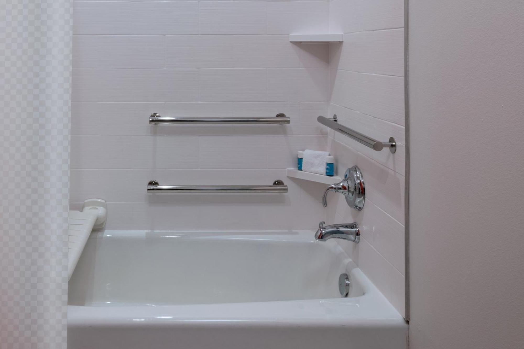 Aloft Downtown Hotel 3*