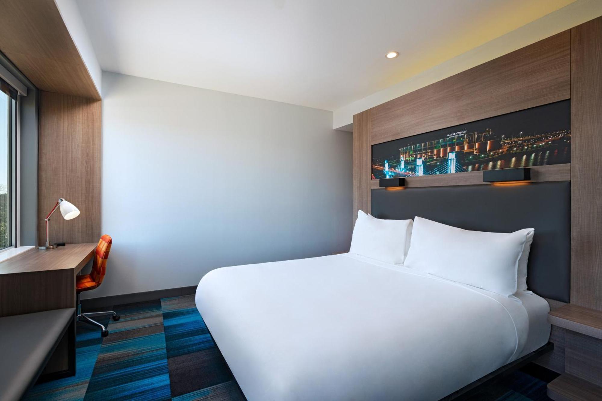 Aloft Downtown 3*