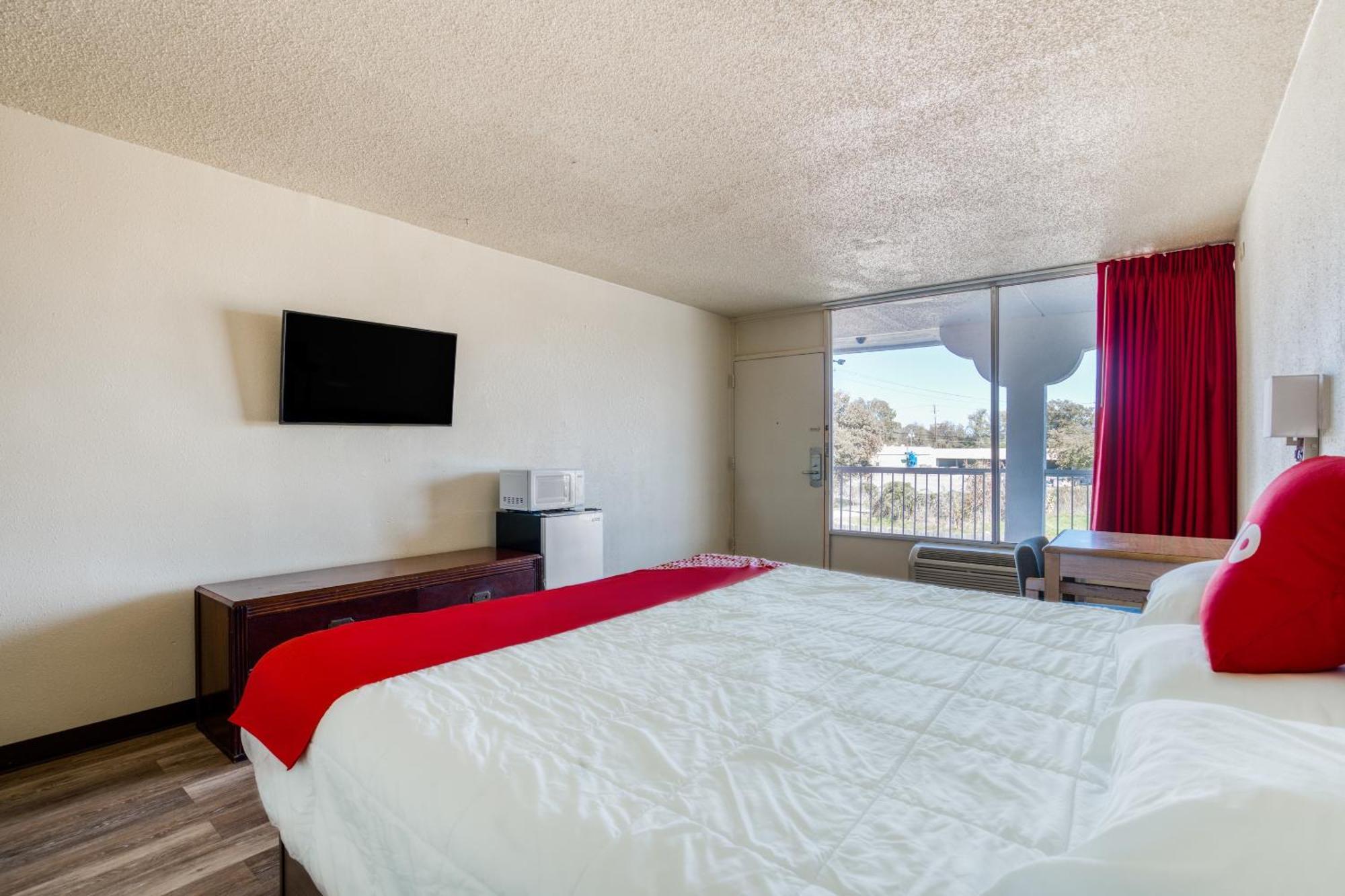Oyo Area I-35 Hotel