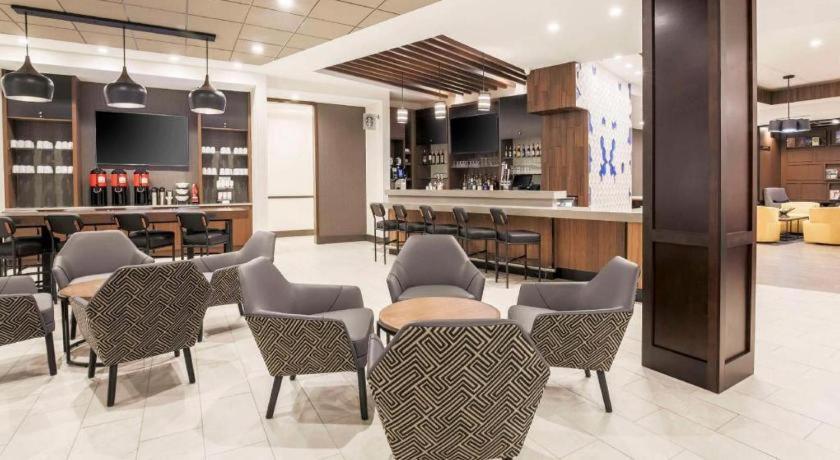 Hyatt Place - South 3*