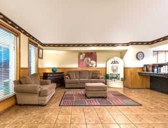 Super 8 By Wyndham University Area