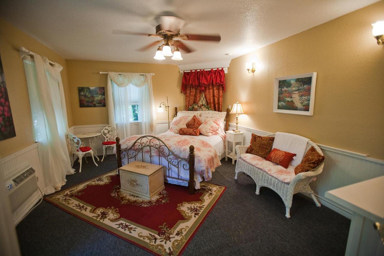 On White Rock Creek Bed & Breakfast *