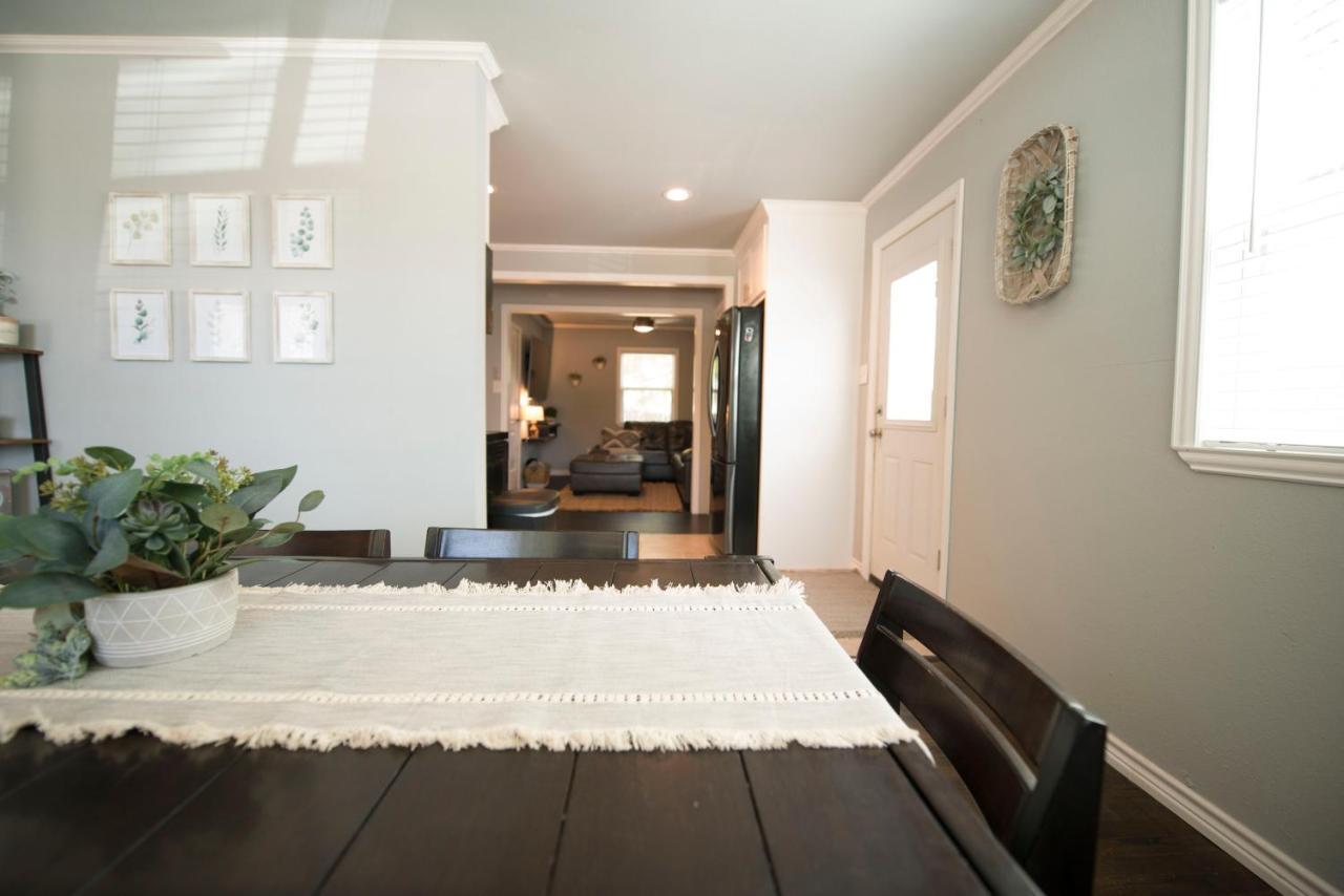 Holiday home Walk To The Silos! 3 Bed 1960's Near Baylor Waco