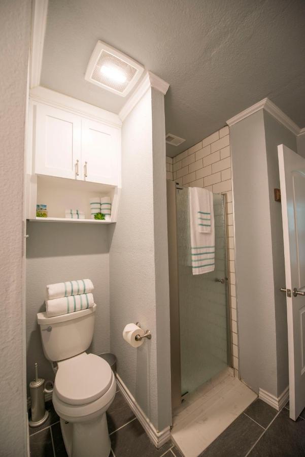 Walk To The Silos! 3 Bed 1960's Near Baylor *