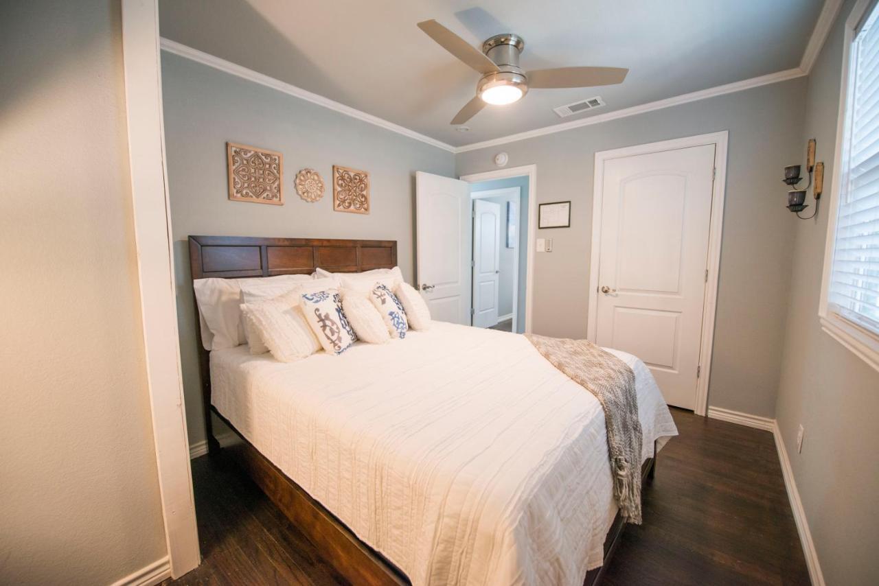 Holiday home Walk To The Silos! 3 Bed 1960's Near Baylor