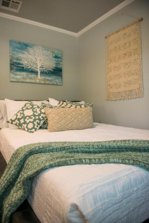 Holiday home Walk To The Silos! 3 Bed 1960's Near Baylor *