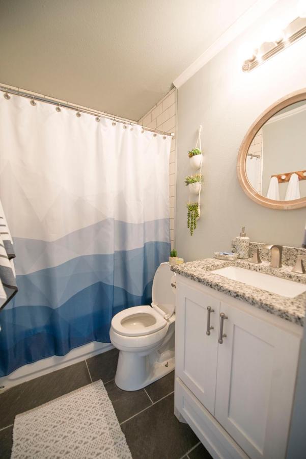 Holiday home Walk To The Silos! 3 Bed 1960's Near Baylor